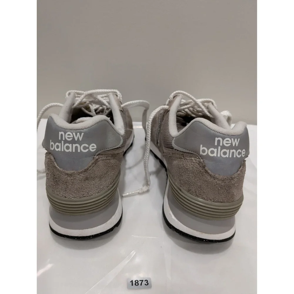 New Balance product pair
